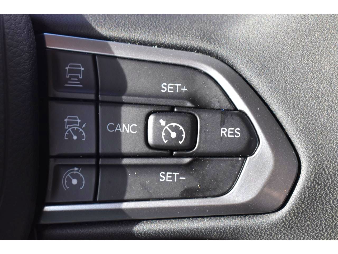 Jeep Renegade  1.5 Turbo T4 130 ch BVR7 e-Hybrid Altitude occasion - Photo 24