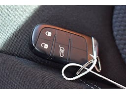 Jeep Renegade  1.5 Turbo T4 130 ch BVR7 e-Hybrid Altitude occasion - Photo 34