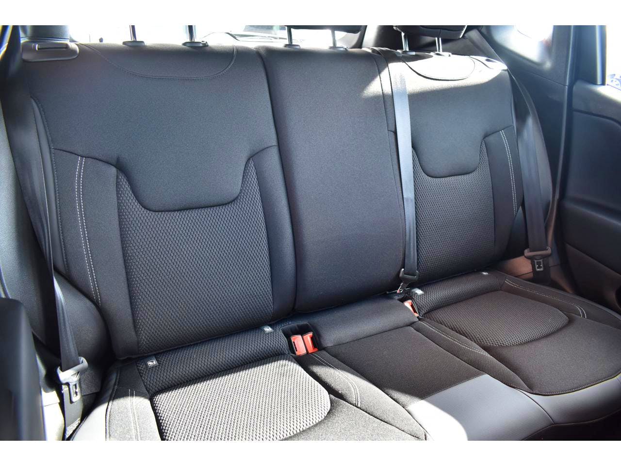 Jeep Renegade  1.5 Turbo T4 130 ch BVR7 e-Hybrid Altitude occasion - Photo 5