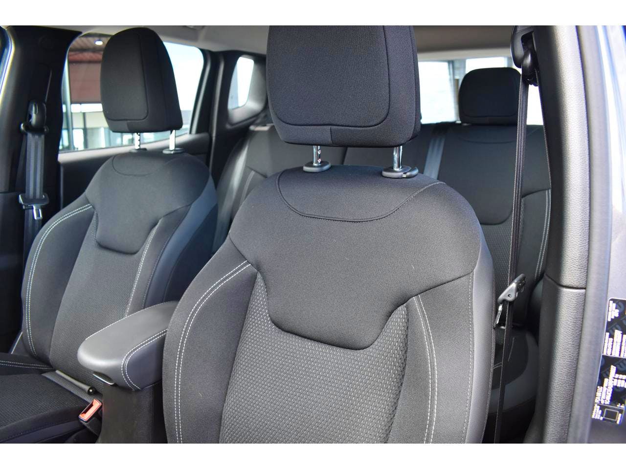 Jeep Renegade  1.5 Turbo T4 130 ch BVR7 e-Hybrid Altitude occasion - Photo 15