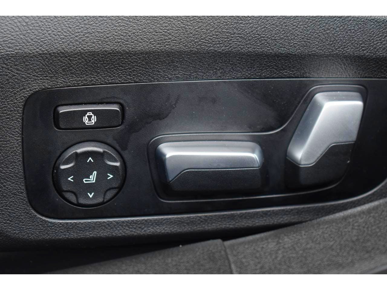 BMW Série 3  330e Luxury - BVA occasion - Photo 10