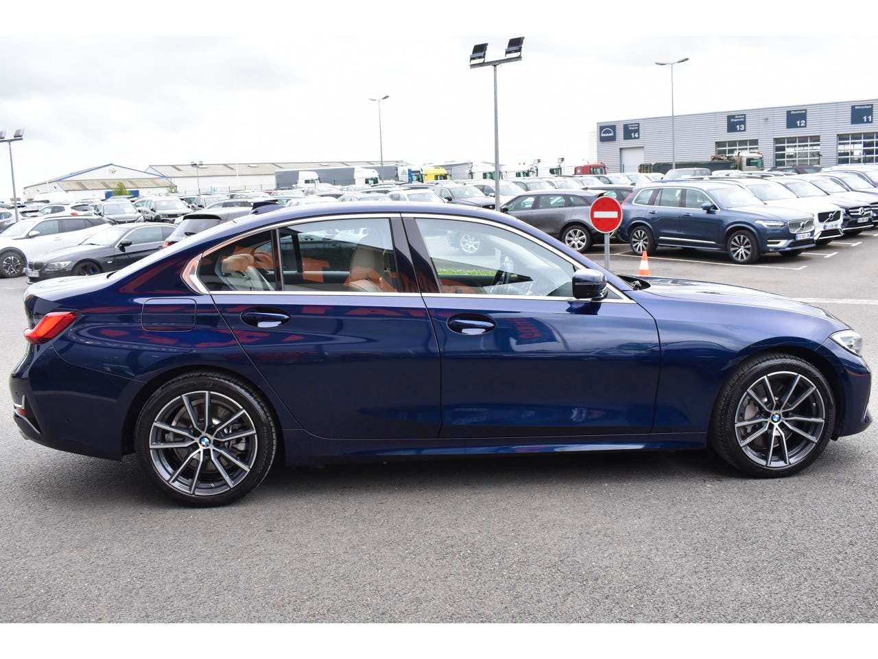 BMW Série 3  330e Luxury - BVA occasion - Photo 2