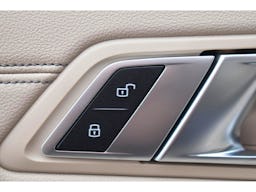 BMW Série 3  330e Luxury - BVA occasion - Photo 20
