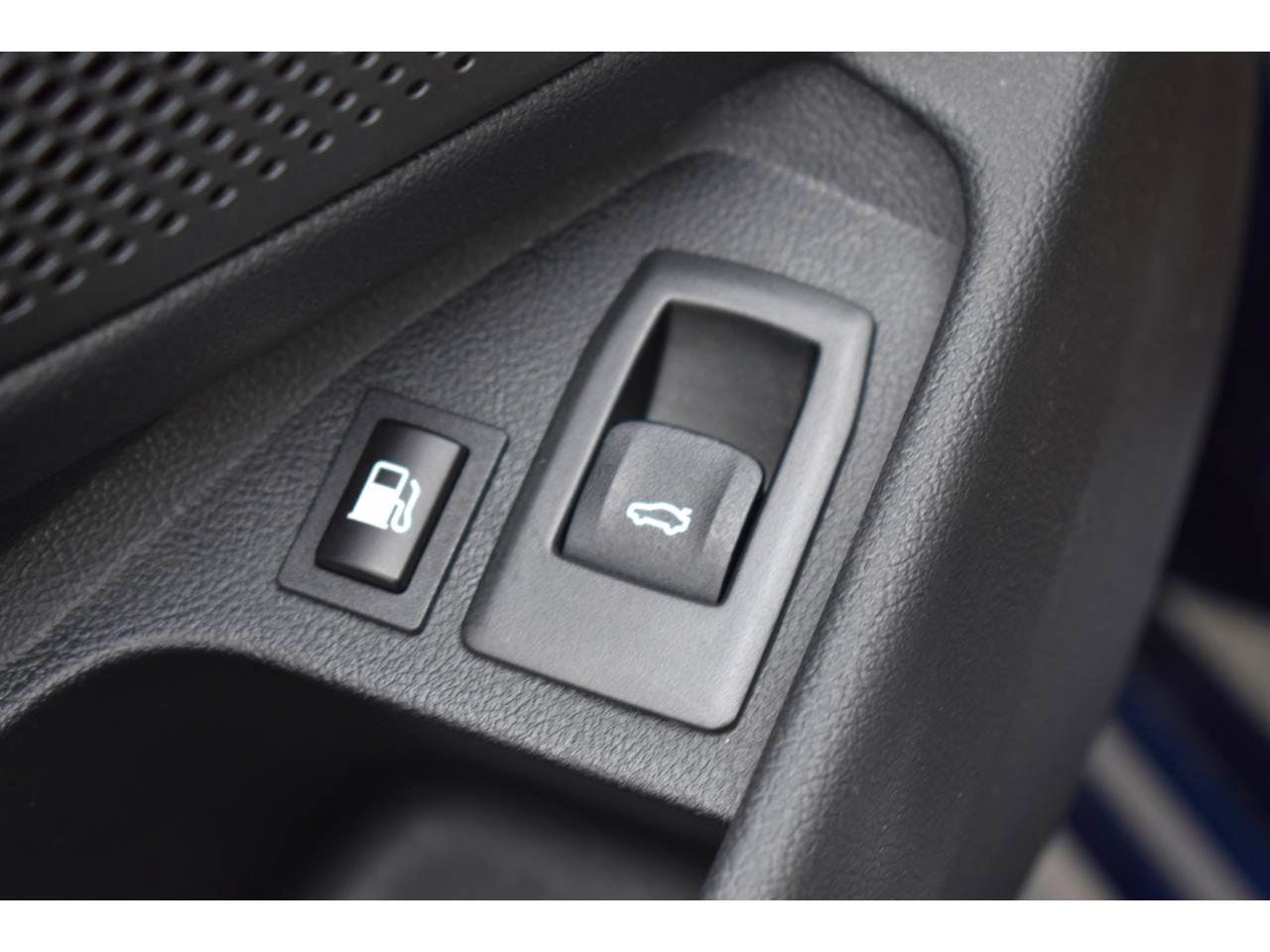 BMW Série 3  330e Luxury - BVA occasion - Photo 22