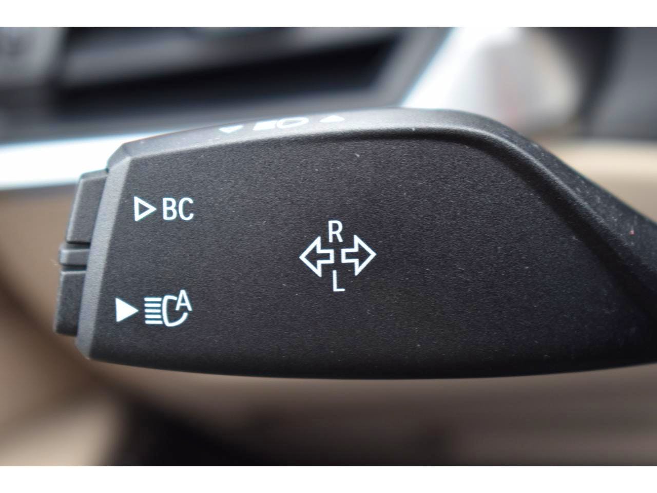 BMW Série 3  330e Luxury - BVA occasion - Photo 27