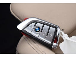 BMW Série 3  330e Luxury - BVA occasion - Photo 35