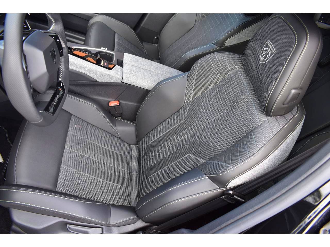 Peugeot 3008  Hybrid 145 e-DCS6 GT occasion - Photo 38