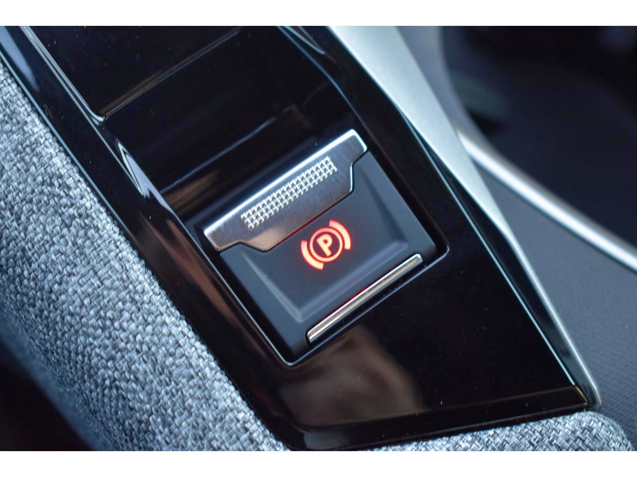 Peugeot 3008  Hybrid 145 e-DCS6 GT occasion - Photo 32