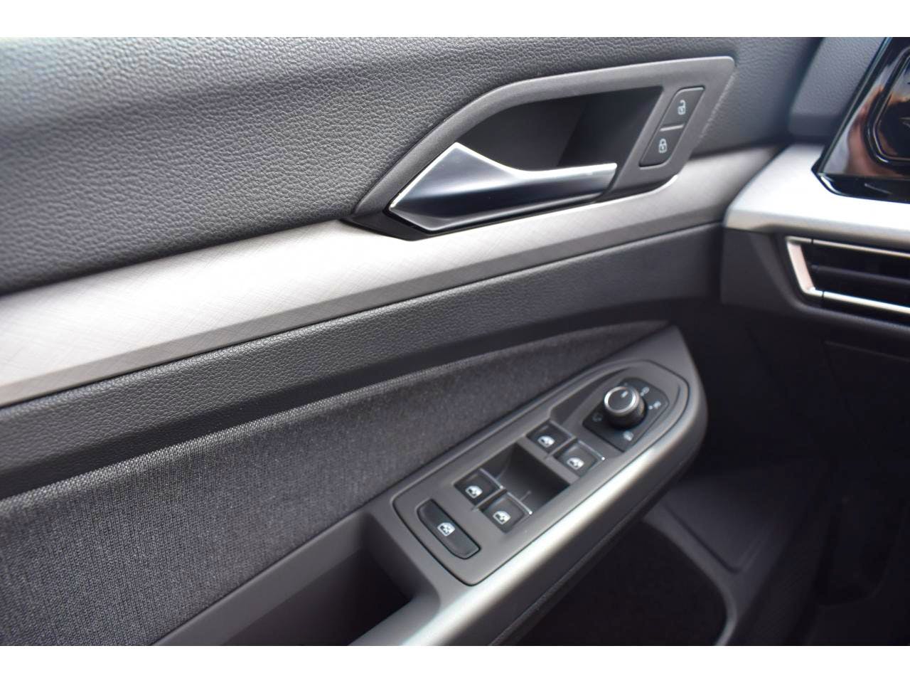 Volkswagen Golf  2.0 TDI SCR - 116 - BV DSG 7  VIII BERLINE Life Plus Société Réversible PH occasion - Photo 19