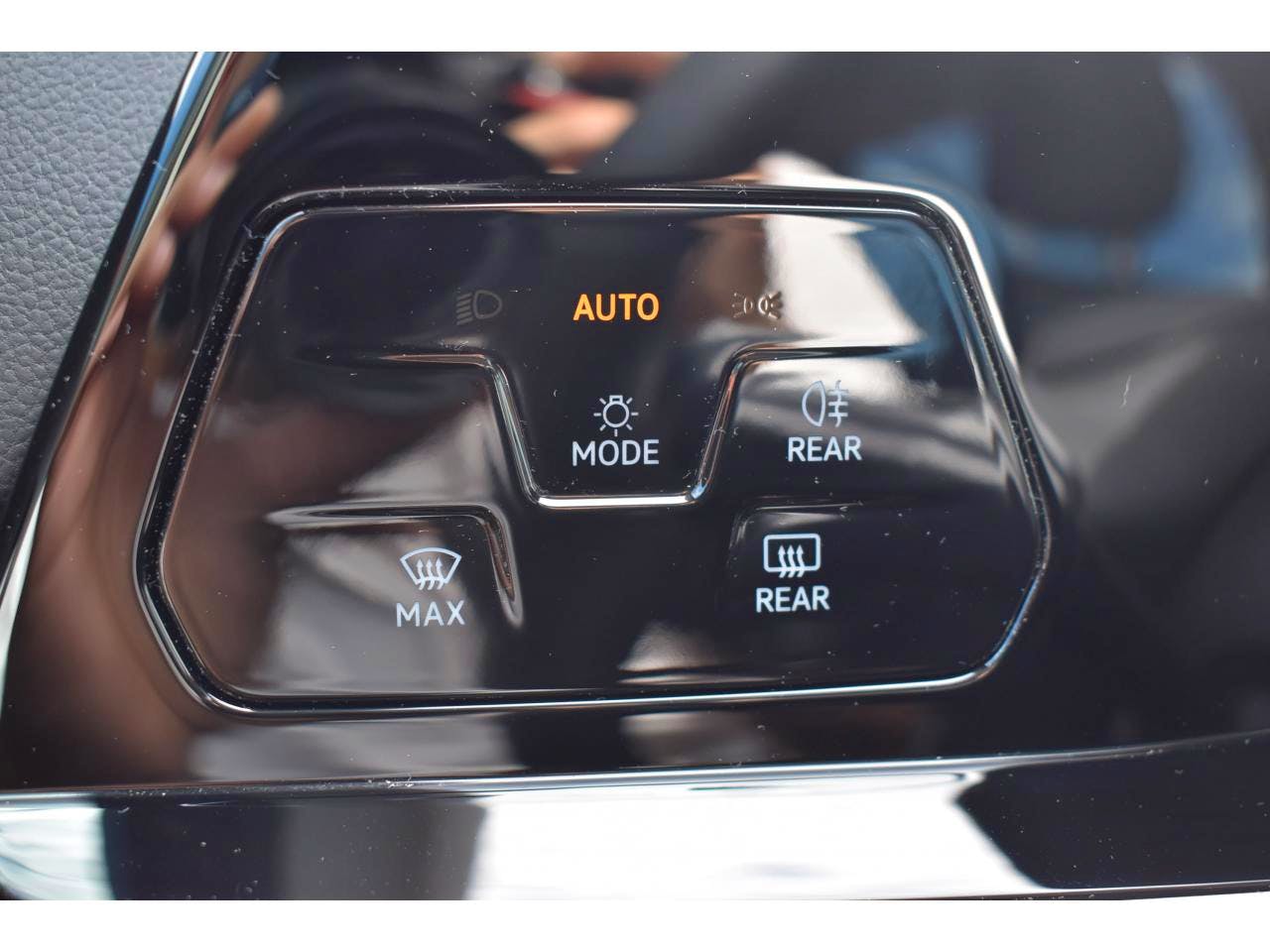 Volkswagen Golf  2.0 TDI SCR - 116 - BV DSG 7  VIII BERLINE Life Plus Société Réversible PH occasion - Photo 20