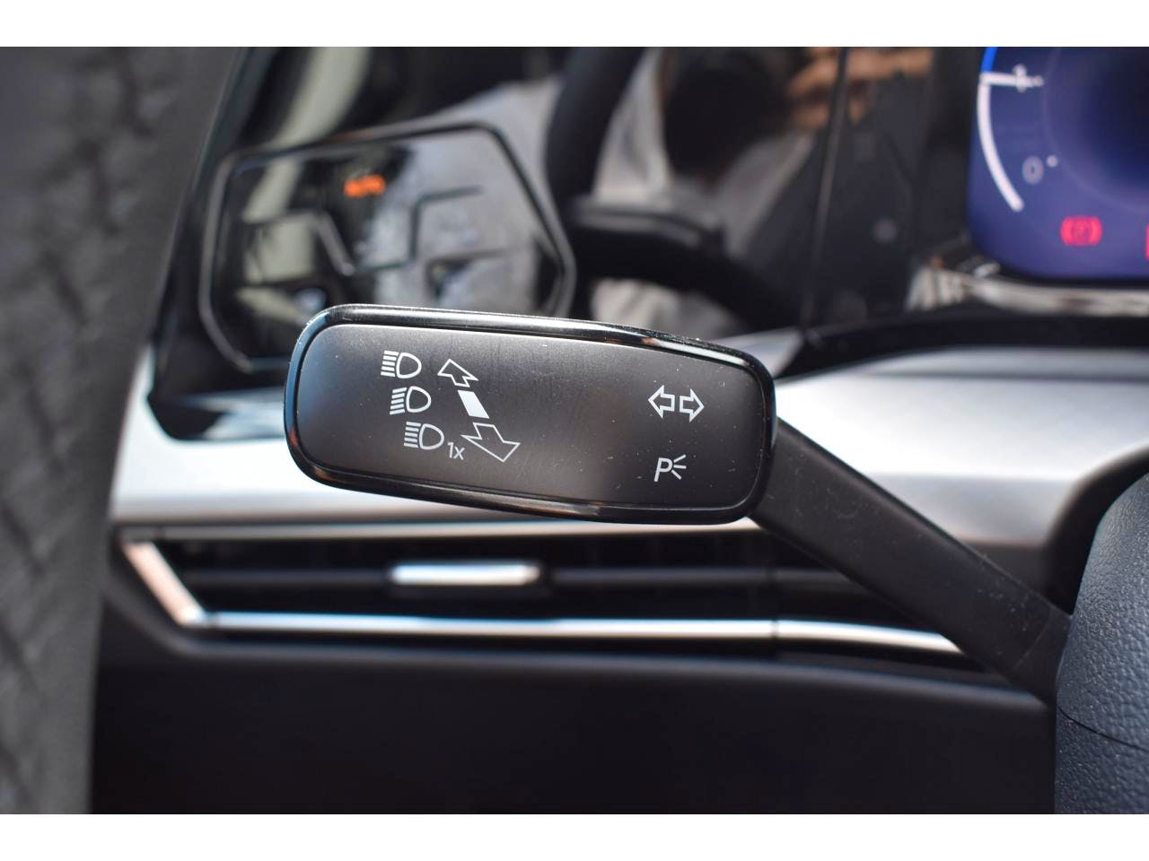 Volkswagen Golf  2.0 TDI SCR - 116 - BV DSG 7  VIII BERLINE Life Plus Société Réversible PH occasion - Photo 21