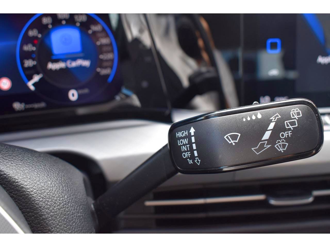 Volkswagen Golf  2.0 TDI SCR - 116 - BV DSG 7  VIII BERLINE Life Plus Société Réversible PH occasion - Photo 24