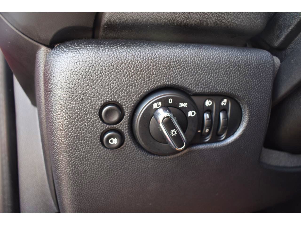 Mini Mini  1.5i - 136 - BVR  5P F55 LCI BERLINE Cooper Edition Premium Plus PHASE 3 occasion - Photo 25