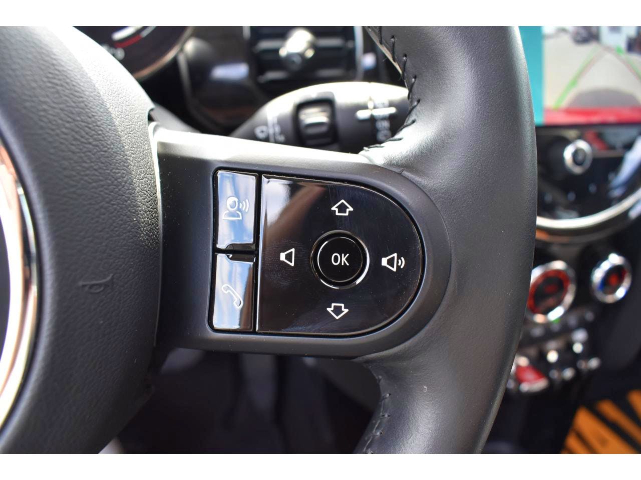 Mini Mini  1.5i - 136 - BVR  5P F55 LCI BERLINE Cooper Edition Premium Plus PHASE 3 occasion - Photo 27