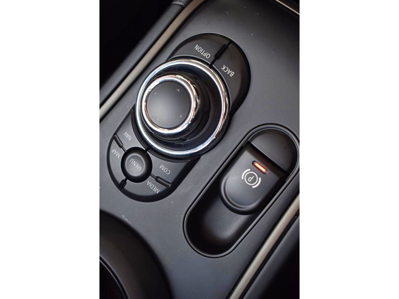 Mini Countryman  125 - 95 ch ALL4 BVA6 Cooper SE ESSENTIAL occasion - Photo 32