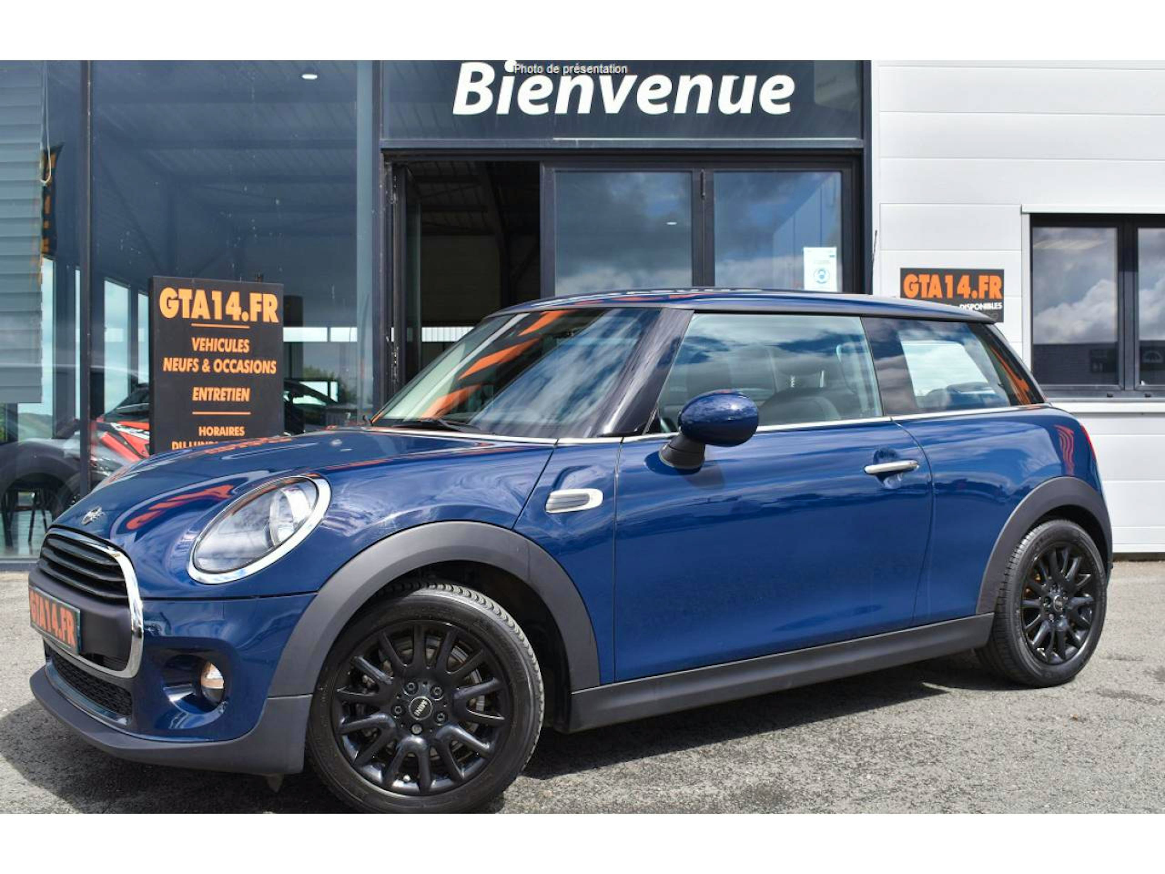 Mini HATCH 3 PORTES F56 LCI Hatch 3 Portes One D 95 ch Finition Salt occasion