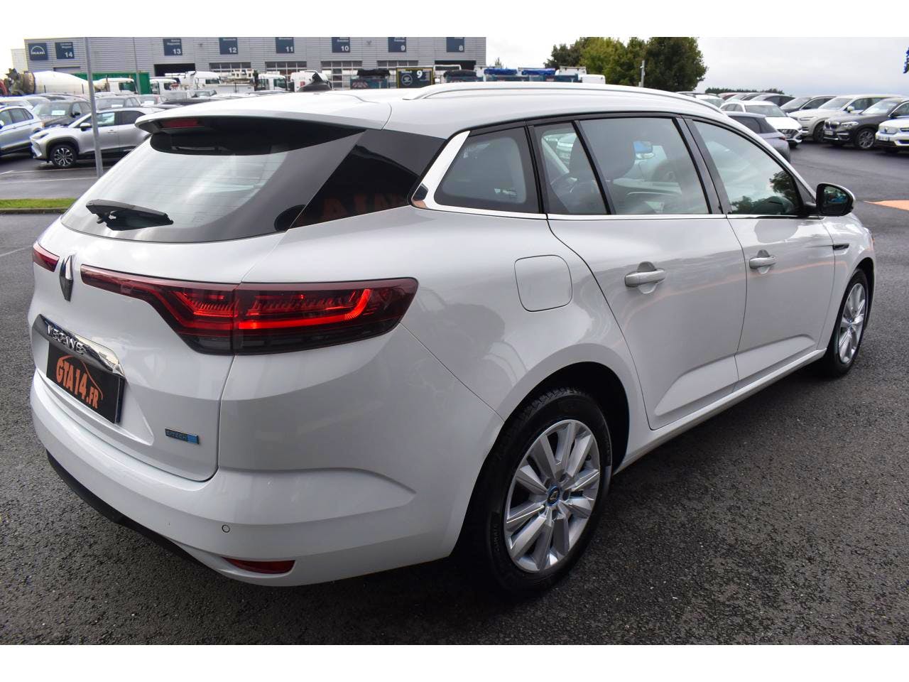 Renault Mégane Estate  E-TECH Plug-In Hybride 160 Business occasion - Photo 2