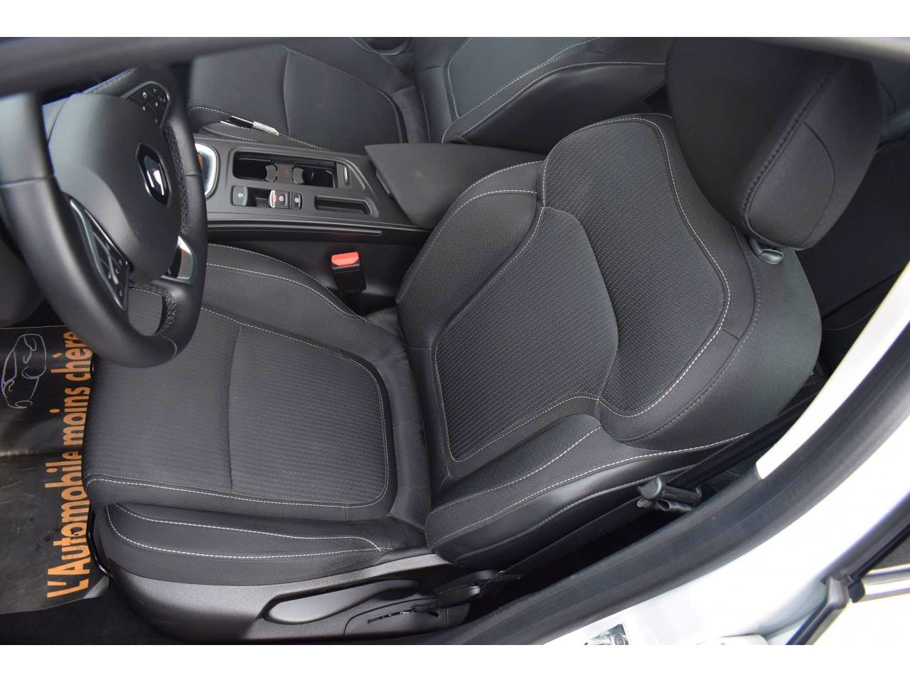 Renault Mégane Estate  E-TECH Plug-In Hybride 160 Business occasion - Photo 21