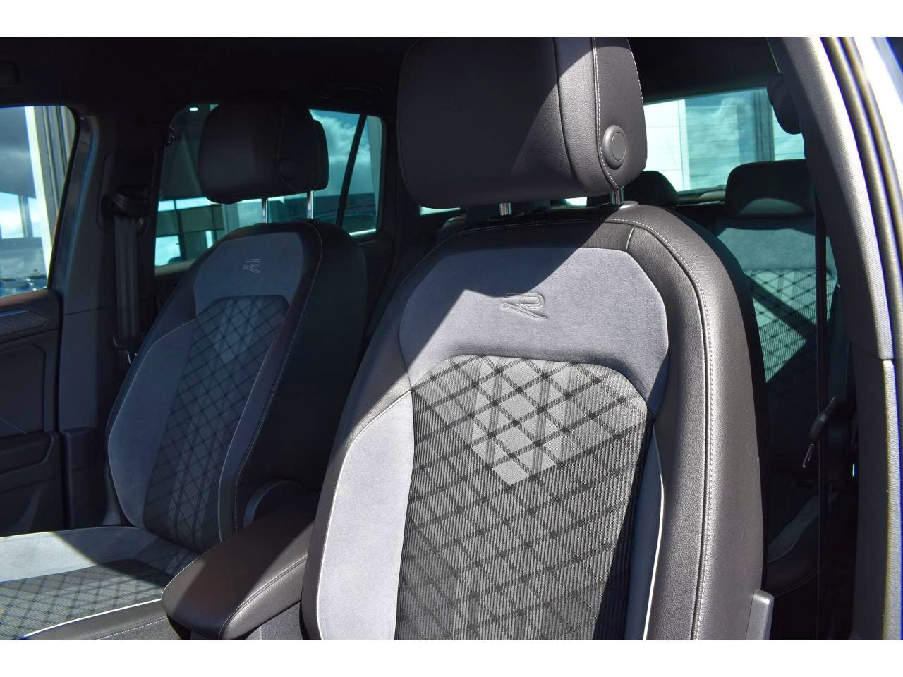 Volkswagen Tiguan  2.0 TDI 150ch DSG7 R-Line occasion - Photo 15