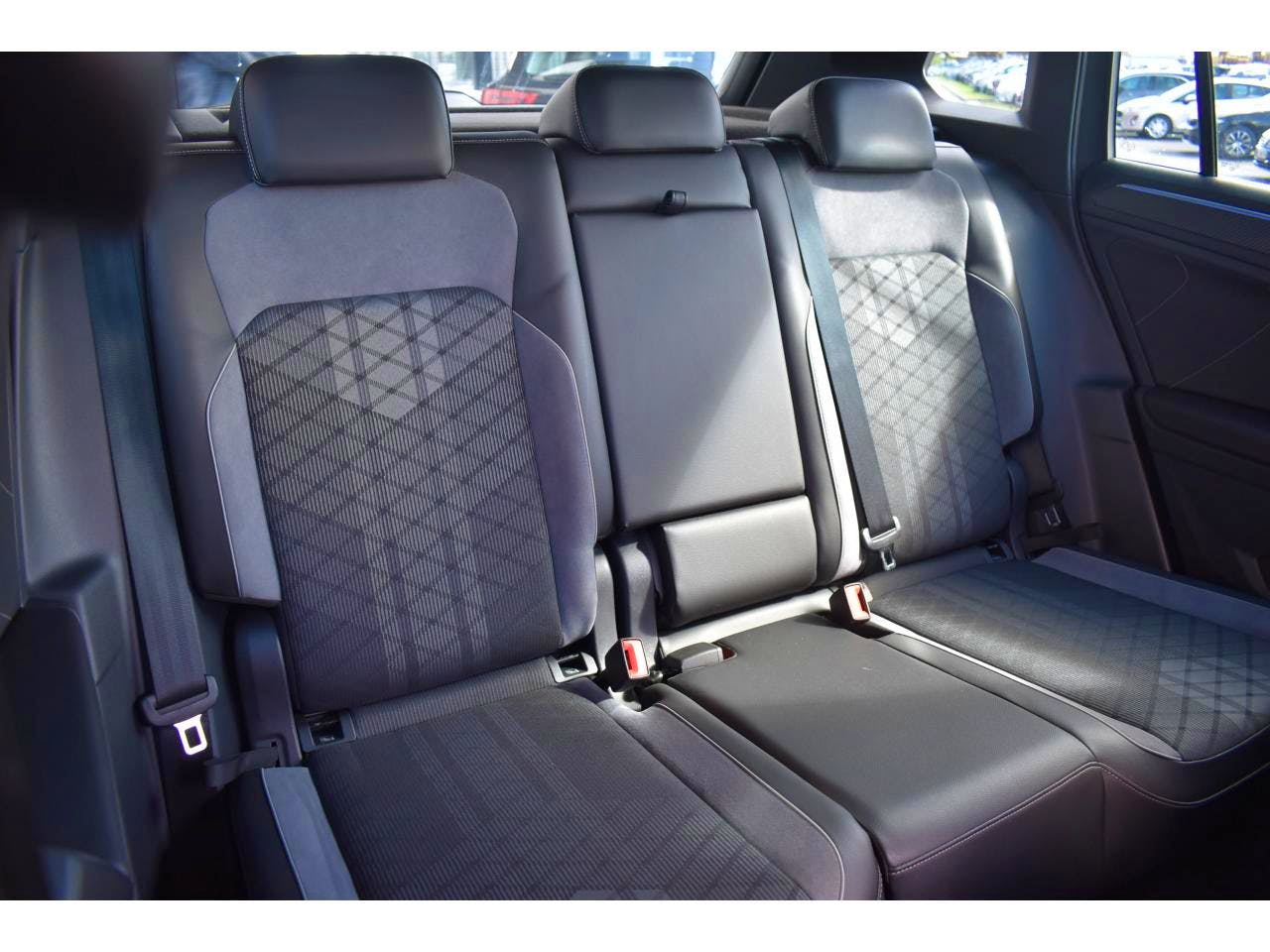 Volkswagen Tiguan  2.0 TDI 150ch DSG7 R-Line occasion - Photo 5