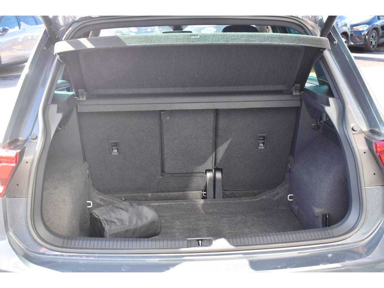 Volkswagen Tiguan  2.0 TDI 150ch DSG7 R-Line occasion - Photo 9