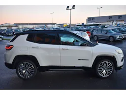 Jeep Compass 1.5 Turbo T4 130 ch BVR7 e-Hybrid Summit occasion - Photo 4