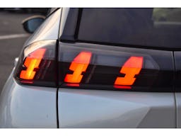 Peugeot 2008 BlueHDi 100 S&S BVM6 GT Line occasion - Photo 42