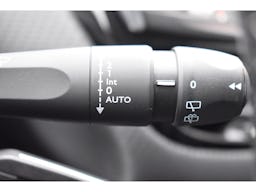 Peugeot 208 PureTech 110ch S&S BVM6 Allure Business occasion - Photo 24