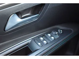 Peugeot 3008 Hybrid 225 e-EAT8 Allure Pack occasion - Photo 21