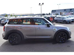 Mini Countryman  136 - 88 ch ALL4 BVA6 Cooper SE occasion - Photo 4