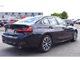 BMW Série 3  318i Lounge BVA occasion - Photo 2
