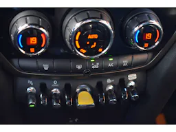 Mini Countryman 125 - 95 ch ALL4 BVA6 Cooper SE Essential occasion - Photo 13
