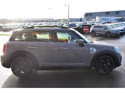 Mini Countryman  125 - 95 ch ALL4 BVA6 Cooper SE Essential occasion - Photo 4