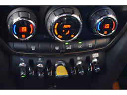 Mini Countryman 125 - 95 ch ALL4 BVA6 Cooper SE Essential occasion - Photo 13