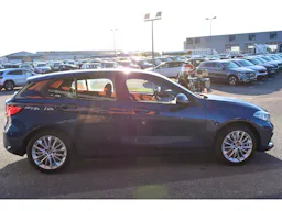 BMW Série 1 120d xDrive 190 ch BVA8 F40 Lounge occasion - Photo 4