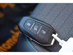 Peugeot e-2008  136 ch Allure Pack occasion - Photo 31