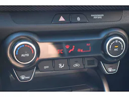 Kia Stonic 1.0 T-GDI MHEV 120 GT Line Premium occasion - Photo 13