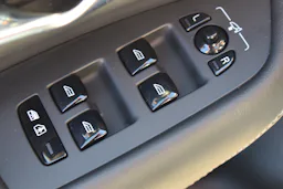 Volvo XC90 T8 AWD Recharge - 303 + 87 - BVA Geartronic Inscription Luxe 7pl occasion - Photo 19