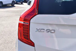 Volvo XC90  T8 AWD Recharge - 303 + 87 - BVA Geartronic  Inscription Luxe 7pl occasion - Photo 42