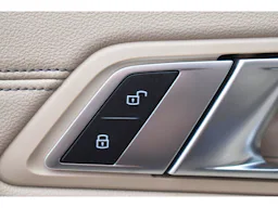 BMW Série 3 330e Luxury - BVA BERLINE occasion - Photo 21