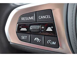 BMW Série 3 330e Luxury - BVA BERLINE occasion - Photo 25