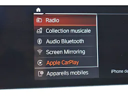 BMW Série 3 330e Luxury - BVA BERLINE occasion - Photo 32