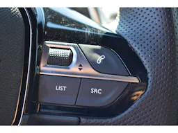 Peugeot 2008  Hybrid 145 e-DCS6 GT occasion - Photo 20