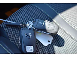 Peugeot 2008  Hybrid 145 e-DCS6 GT occasion - Photo 26