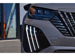 Peugeot 2008 Hybrid 145 e-DCS6 GT occasion - Photo 39