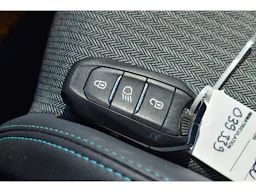 Peugeot 3008 Hybrid 180 e-EAT8 Allure Pack occasion - Photo 37