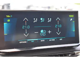 Peugeot 3008 Hybrid 180 e-EAT8 Allure Pack occasion - Photo 29