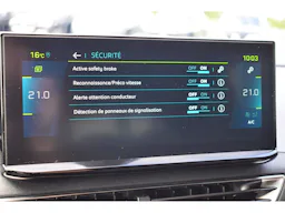 Peugeot 3008 Hybrid 180 e-EAT8 Allure Pack occasion - Photo 32