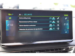 Peugeot 3008  Hybrid 180 e-EAT8 Allure Pack occasion - Photo 32