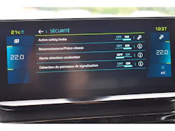 Peugeot 3008 Hybrid 180 e-EAT8 Allure Pack occasion - Photo 32